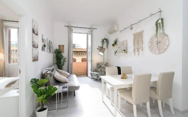 White Napoleone Apartment