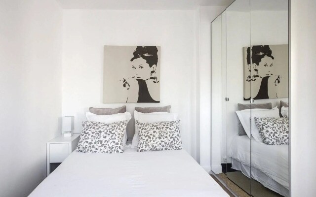 Designer Stay - Eiffel Tower