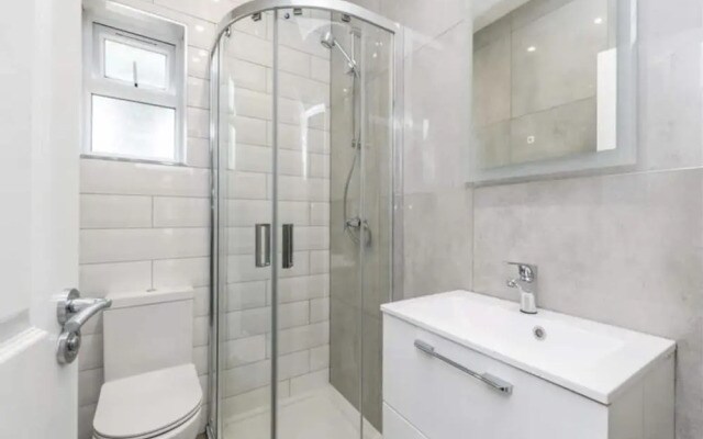 Charming 2-bed Apartment