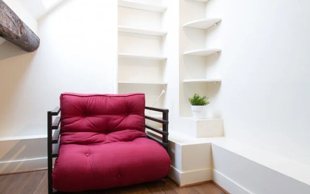 Rue Montorgeuil Area Private Apartment