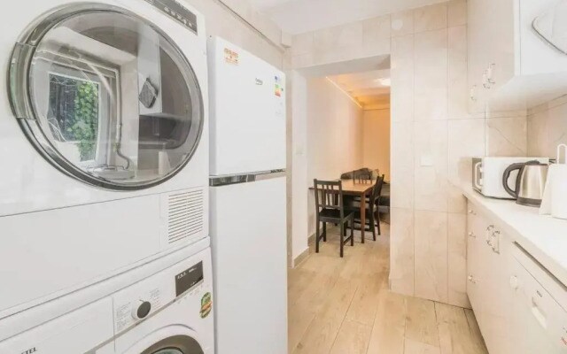 Beautiful 2BR House w/AC 400meters Taksim Square