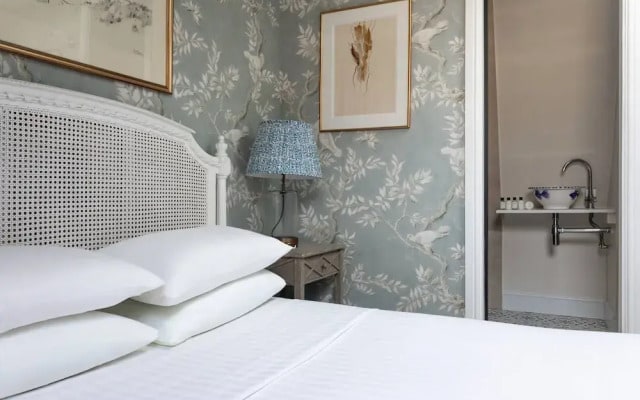 Royal Crescent Mews by Onefinestay
