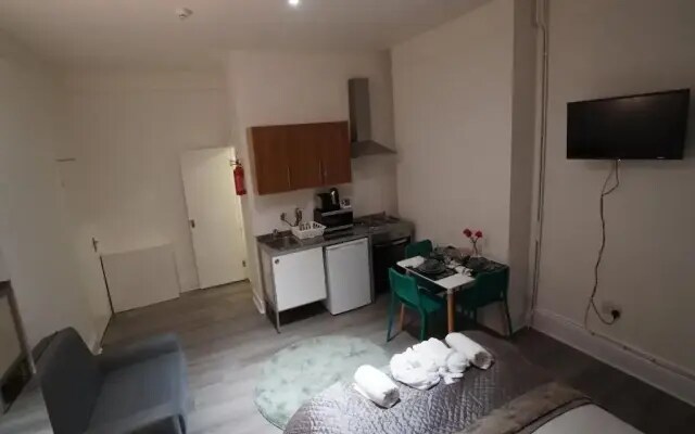 London Queens Apartments