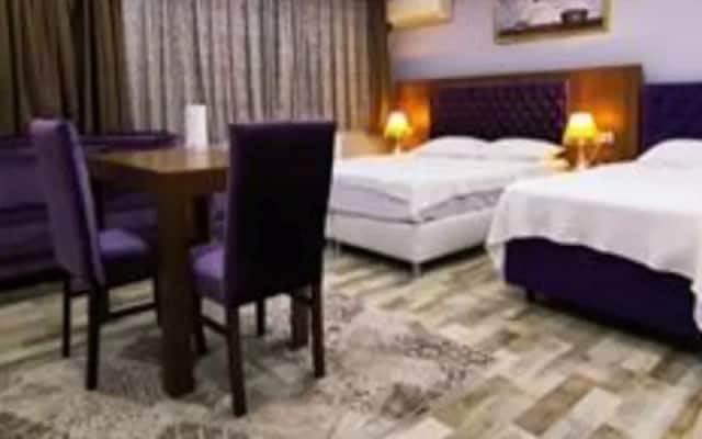 Eyfel Hotel