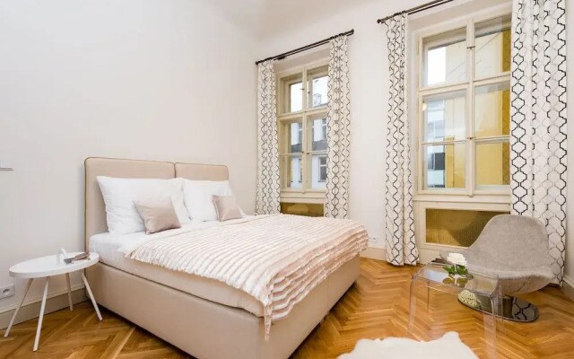 EMPIRENT Grand Central Apartments