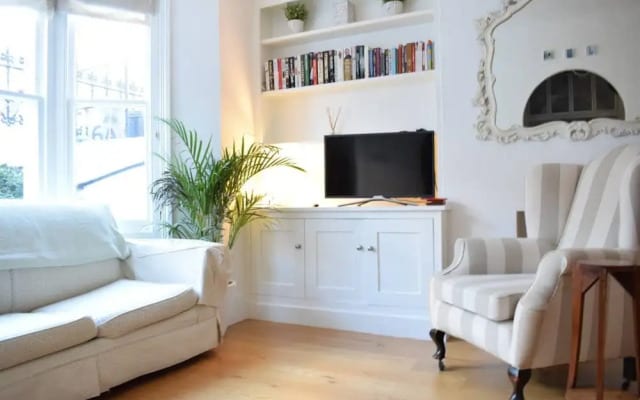 Shepherd's Bush 2 Bedroom Flat With Garden