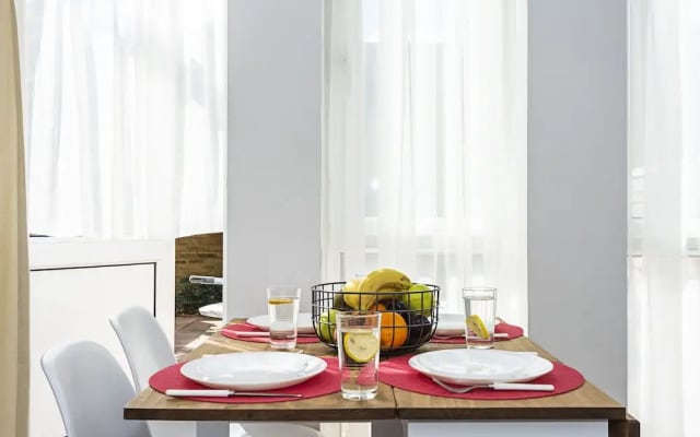 ASH Cosy Apartments 2 - Codling Close