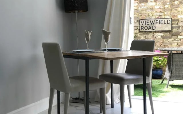 Wimbledon - Apartment - Sleeps 2 -private Entrance