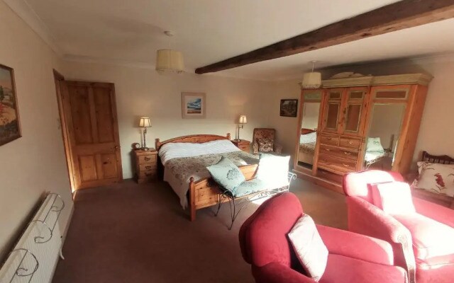 Burnlee House Apartment
