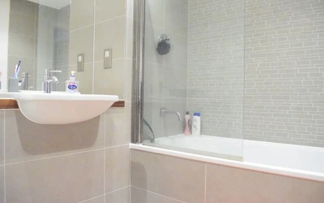Beautiful Modern Flat in Central London