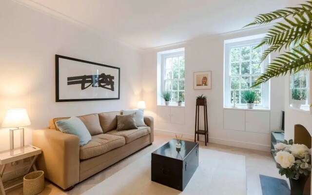 Bright and Leafy 1 Bedroom Flat in the Heart of Chelsea