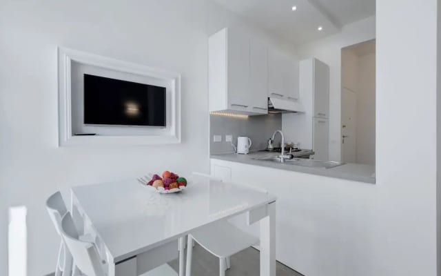Trastevere White Apartment
