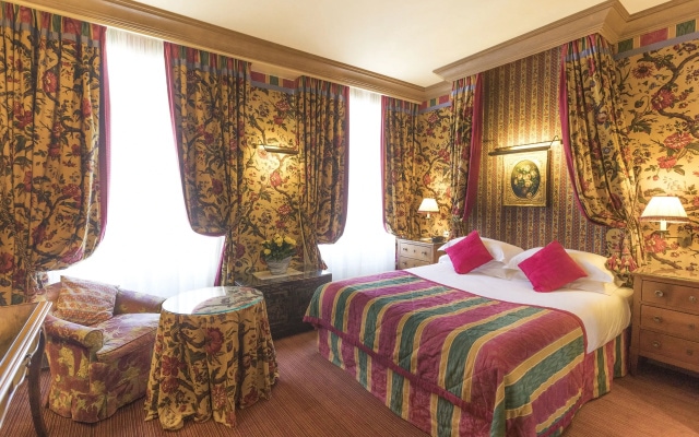 Hotel Chambiges Elysées