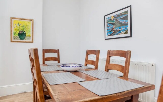 Central 2 Bedroom In West Kensington
