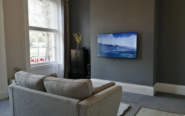 2-bed Flat in Hamilton Square