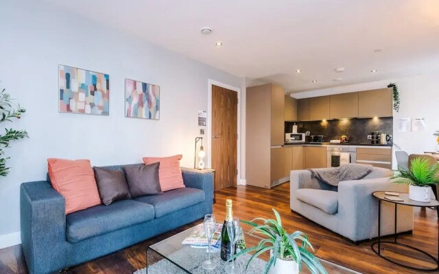 NEW Stunning 2 Bed Flat in Manchester Sleeps 4