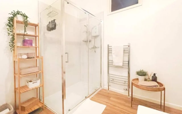 Tranquil Catford Retreat: Sleeps 4, With Garden