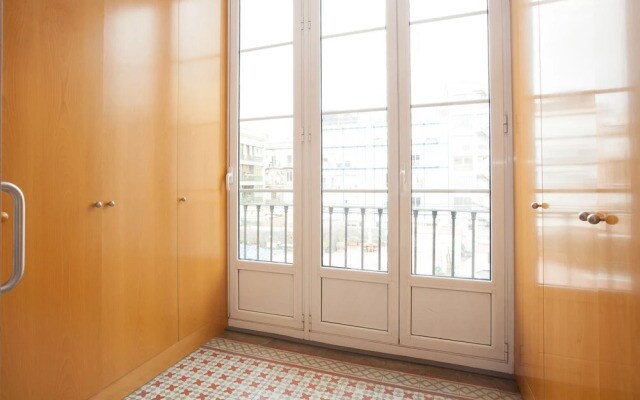 Akira Flats Urquinaona Centric apartment