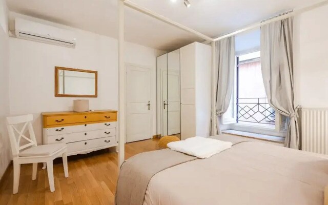 Modern Flat in Historic Rome Center