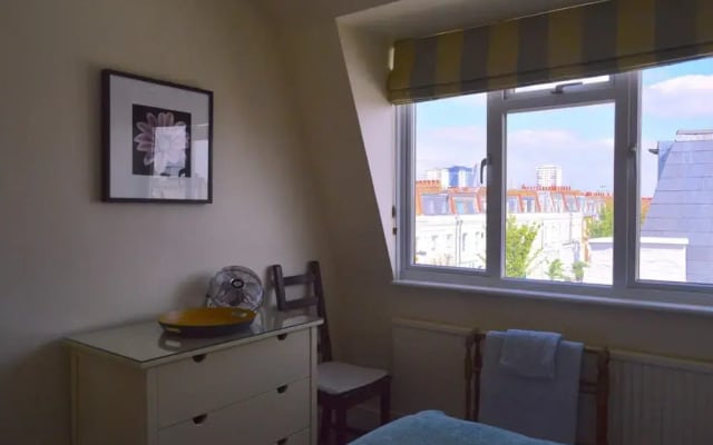 Lovely Top Floor Flat in Leafy Fulham