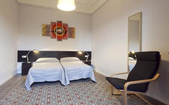 Key Plaza Universidad Apartments