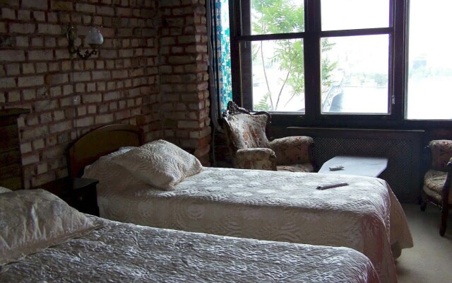 Cafe Halic & Guesthouse