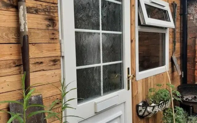 Salisbury Guest House - free parking