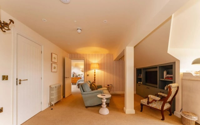 Three Acres Inn & Restaurant