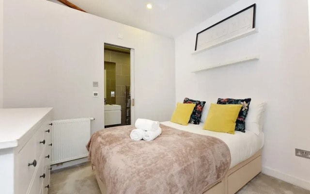 Stanhope Mews Style - 4sms