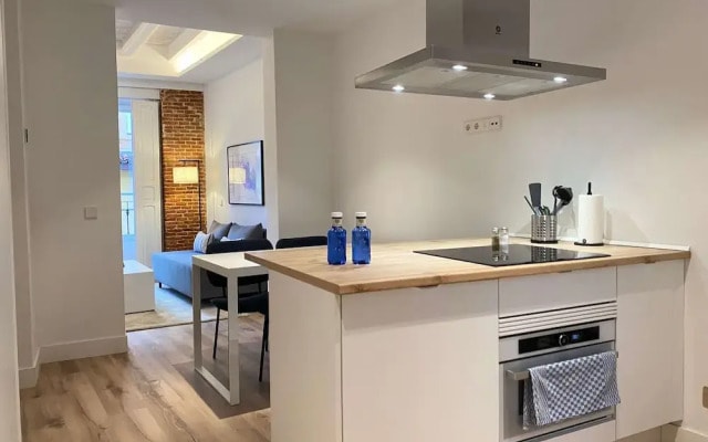 w Majestic 2BR at Palacio Real
