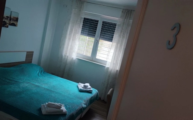 Pisky's Guest House