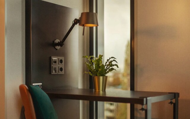 Holiday Inn - the niu, Fender Amsterdam by IHG