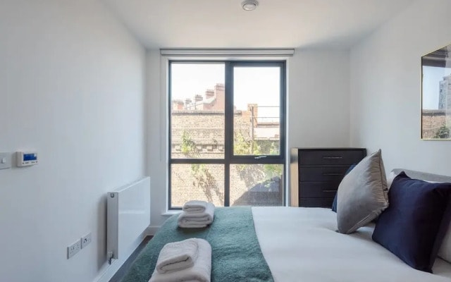 Gorgeous new 1 bed With Private Balcony, Brixton