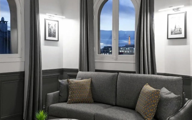 Luxury 2 Bedrooms Le Louvre I by Livinparis