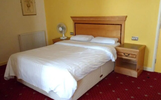 Three Queens Hotel