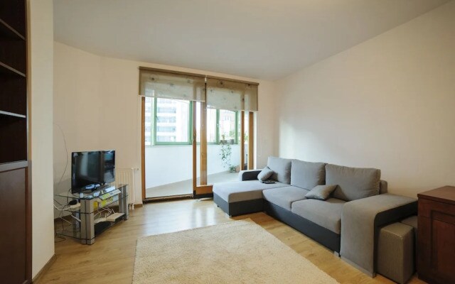 Warsaw Panorama Apartment