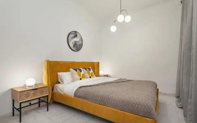 Sagrada Familia- Fantastic Bold Catalan 3 Bedroom Balcony