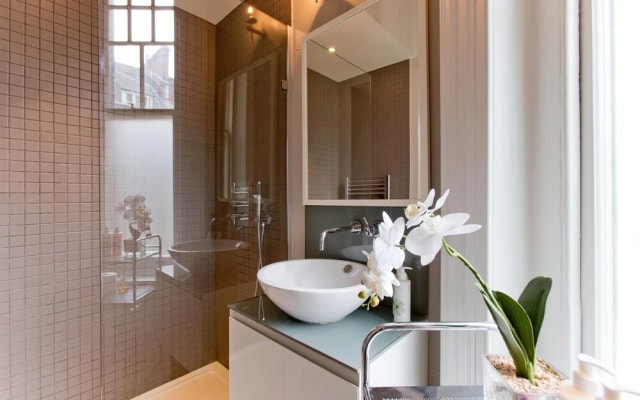 Stunning 2 bed and bath in Kensington