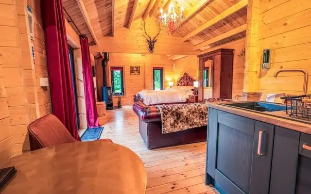 Hawthorn Hideaway