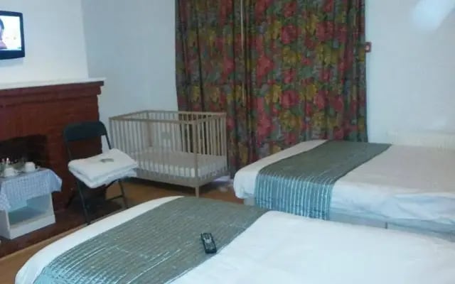 Cedars House Hotel