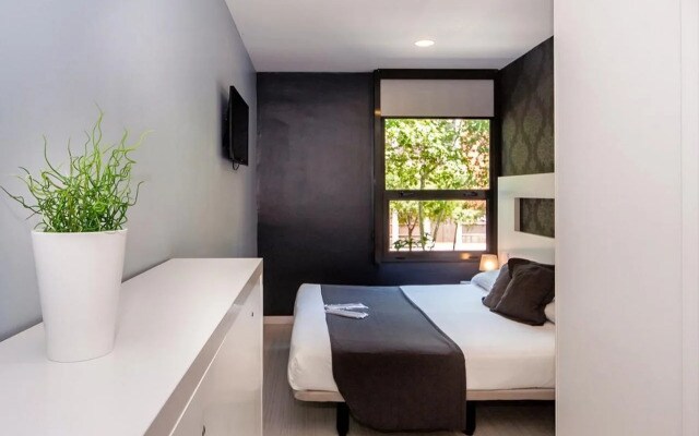 Отель Barna House Hotel