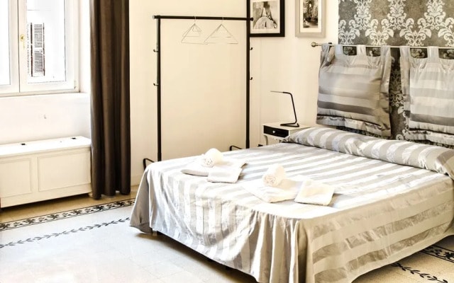 Andromeda Luxury Holiday Apartment in Colosseum