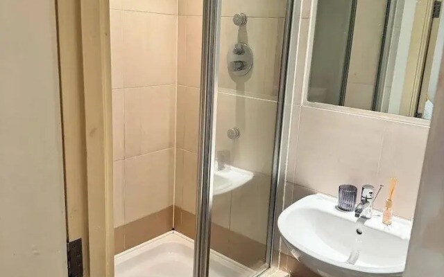 2 Bedrooms - Sleeps 4 - Parking - Petok