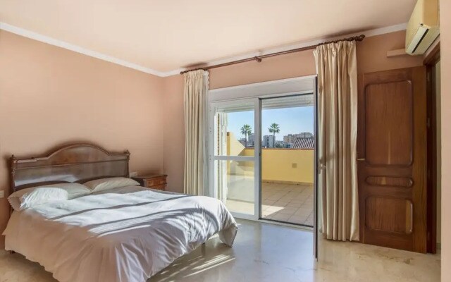 Villa - 5 Bedrooms with Pool and WiFi - 107872