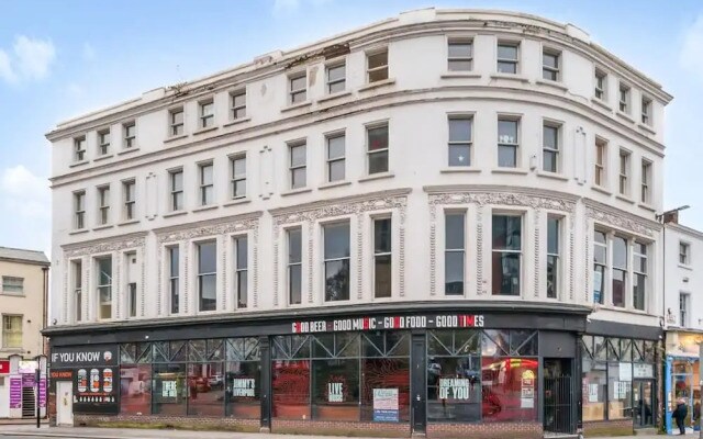 Spacious Apartment for Groups in City Centre