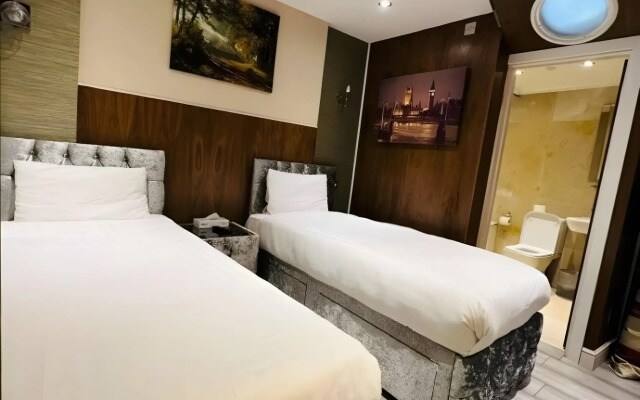 Cheshire Hotel