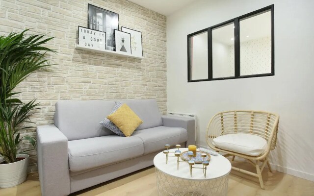 2 Bedrooms 253 St Denis