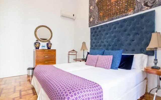 Cami Bed & Gallery