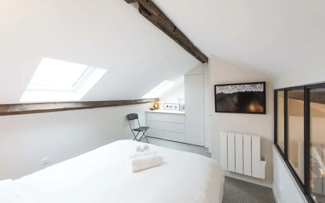 Eiffel Tower Duplex