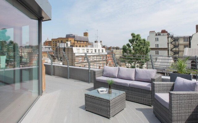British Museum Penthouse With Balcony & Rooftop Garden